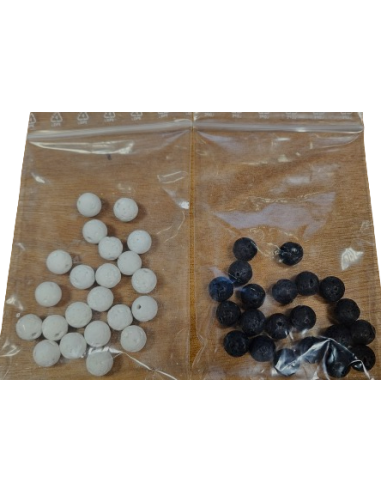 Billes de vote 20 noires et 20 blanches (pierre de lave naturelle)